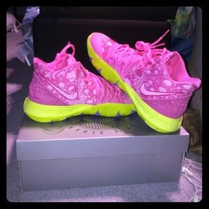 *Sold* Patrick Star Kyrie 5 Hi NIKE x Nickelodeon